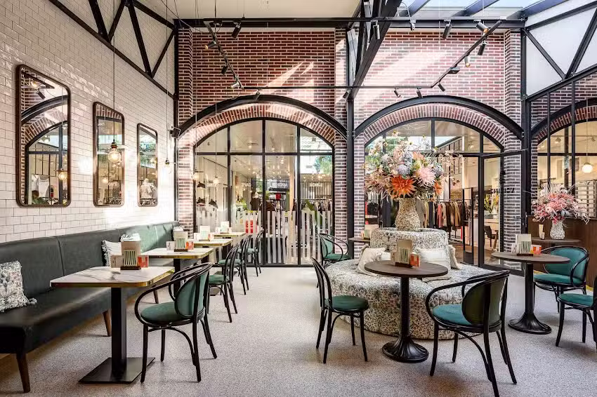 Voisine Boutique Caf&eacute;