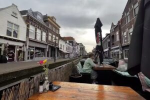 Vrolijk aan de Vliet