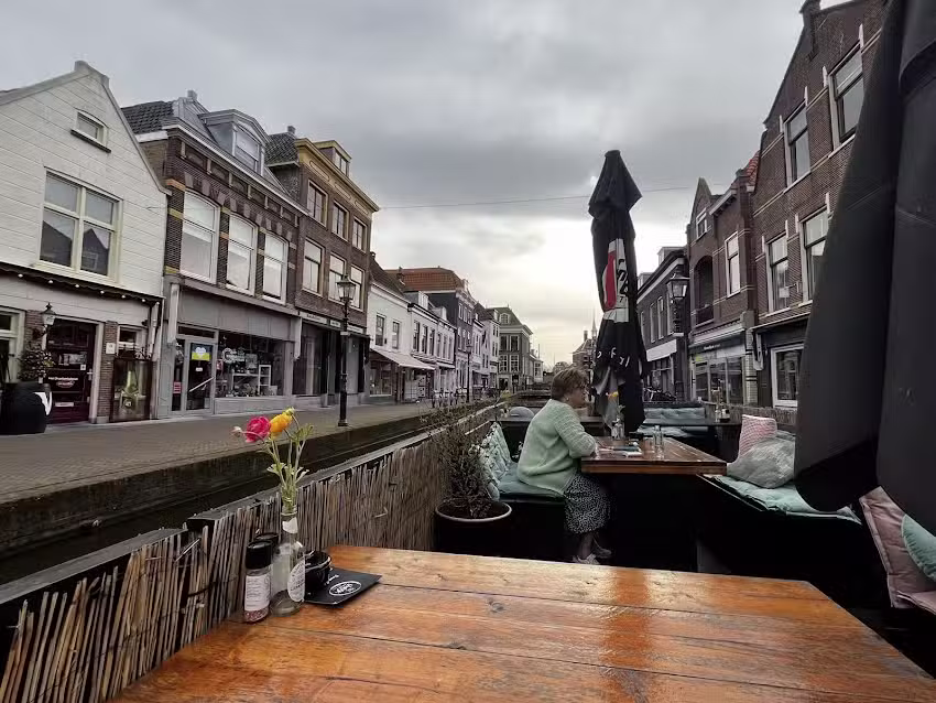 Vrolijk aan de Vliet
