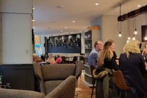 Wijnbar & Bistro Petit Louis