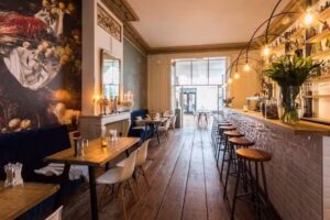 Wijnkoperij & Wijnbar & Restaurant &rsquo;t Vliegendt Hert