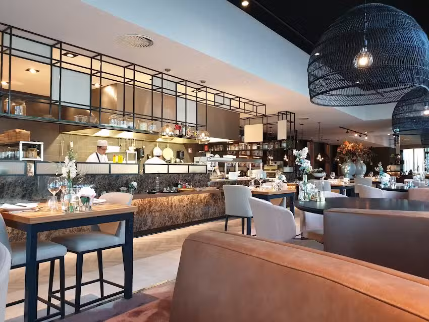 Yip Asian Bar & Restaurant