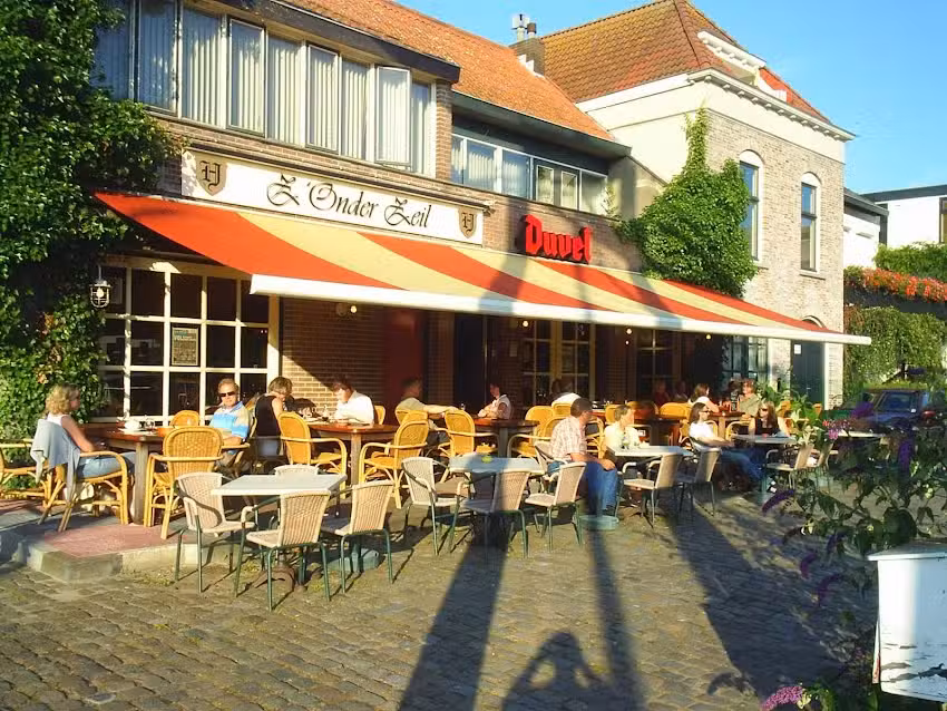 Z&rsquo;Onder Zeil Restaurant & Caf&eacute;